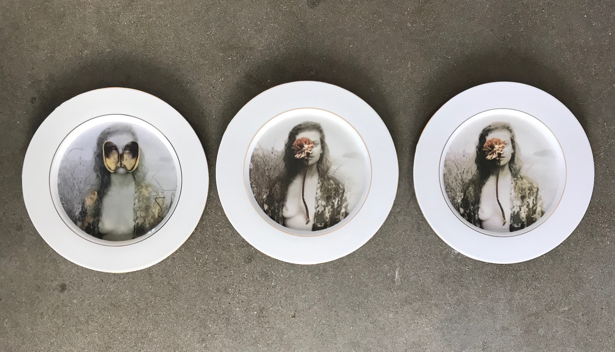 custom design on gold dinner plates