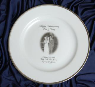 gold rimmed plate for wedding