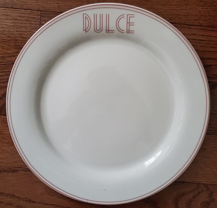 Custom printed restaurant dinner plate with printing on the rim