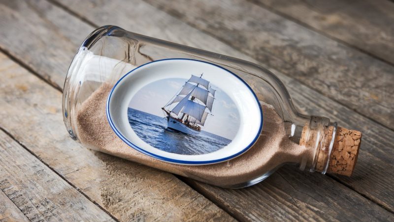 Our famous sailing ship plate is now floating to you